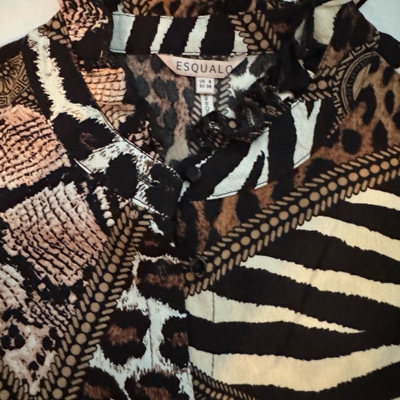 EsQualo Animal Print Button Blouse – Elegant Ruffle Detail –  New - Picture 6 of 9